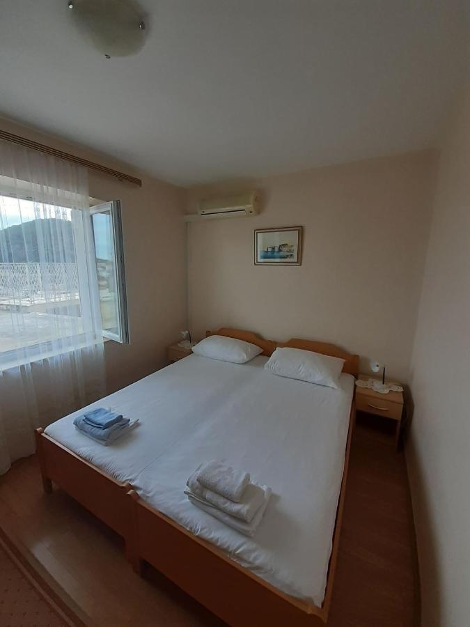 Niko Apartment
